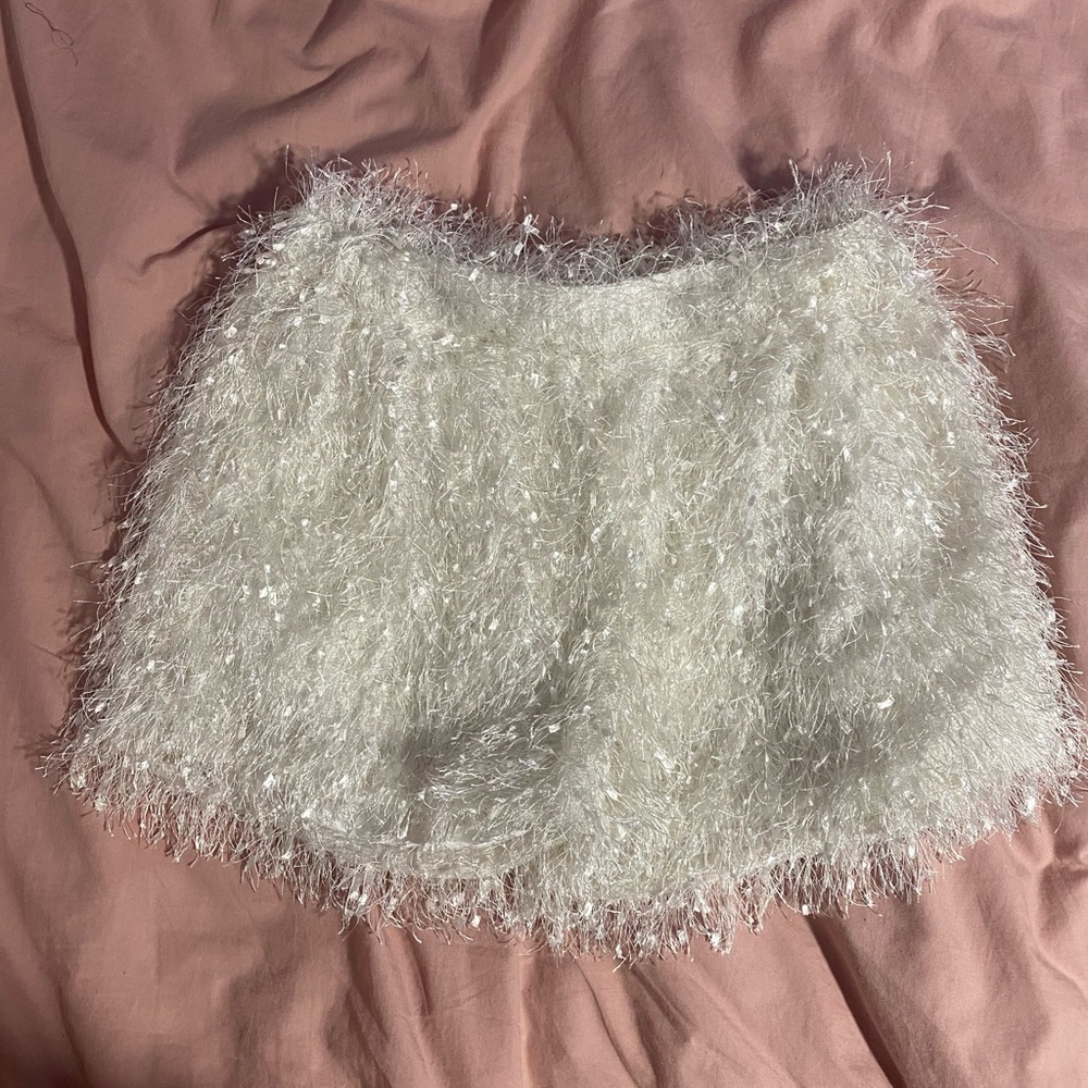 jlux label fuzzy white shorts